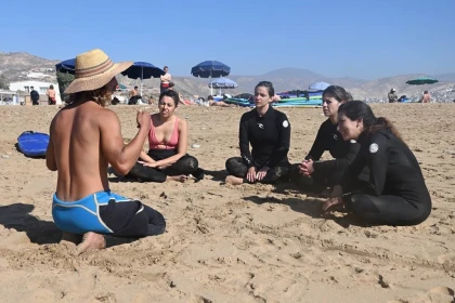 2h de Surf en Cours collectif : Venez découvrir ou vous perfectionner aux joies de la glisse ! - app.name