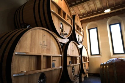 Aging cellar tour and wine-tasting (free) - Bonjour Fun