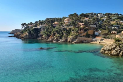 Tour 2 h Discover Cote Bleue by sea - Bonjour Fun