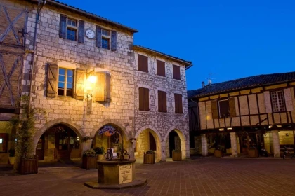 Casteln'octambules : la visite guidée de Castelnau-de-Montmiral en soirée - app.name