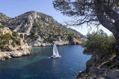 Catamaran sail ride in Marseille Bay from L'Estaque - Bonjour Fun