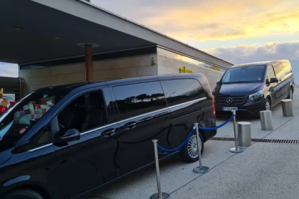 Circuits en Van à la journée (jusqu'à 7  personnes) - app.name