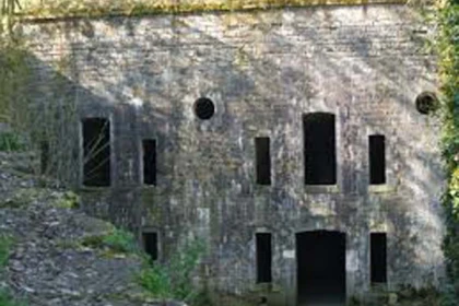 DE FORT EN CHÂTEAU - app.name