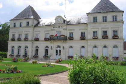 Découverte commentée en avion du VILLAGE DE BLERE avec Audioguide - app.name