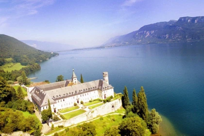 Découverte touristique en Hydravion du LAC DU BOURGET avec Audioguide immersif - app.name