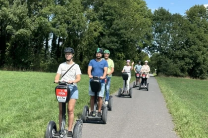 Düsseldorf: Kaiserswerth-Segway-Tour mit Fähre (max. 120 Min) - Bonjour Fun