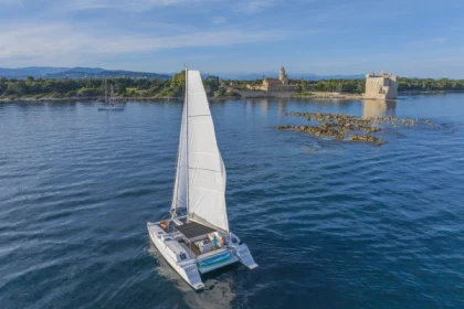 Fireworks catamaran - Bonjour Fun