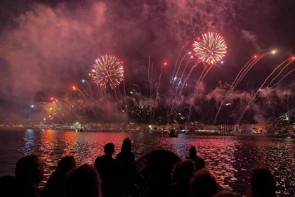 Fireworks catamaran - Bonjour Fun