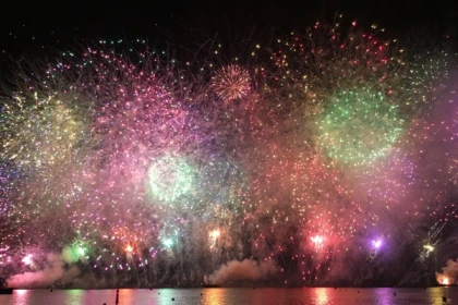 Fireworks at sea - Cannes - Bonjour Fun
