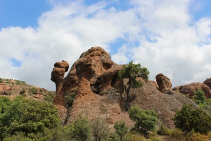 Hike to the 3 Crosses of Roquebrune Rock - app.name