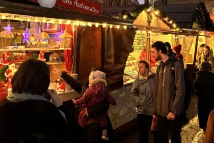 Unusual treasure hunt on the Christmas market (Riquewihr) - Bonjour Fun