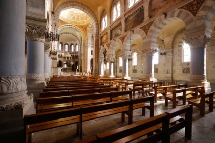 La Basilique Saint Ferjeux - app.name