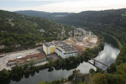 LES PRÉS-DE-VAUX, DE L’INDUSTRIE AUX LOISIRS - app.name