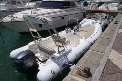 Location Bateau 6 Personnes - Journée - app.name