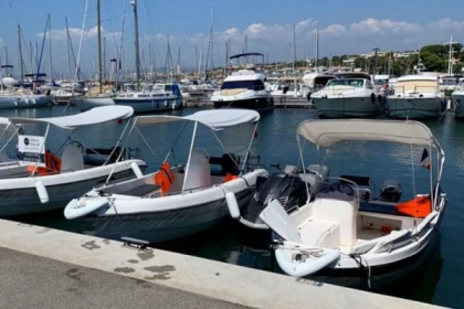 Location de bateau sans permis 6 personnes - Santa Lucia - app.name