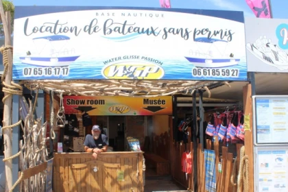 WGP ISSAMBRES -  Boat rental without licence with cold drinks and aperitive package - Bonjour Fun
