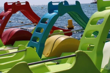  Pedal boat rental - Bonjour Fun