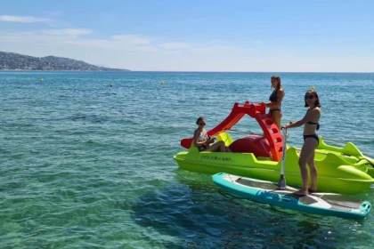  Pedal boat rental - Bonjour Fun