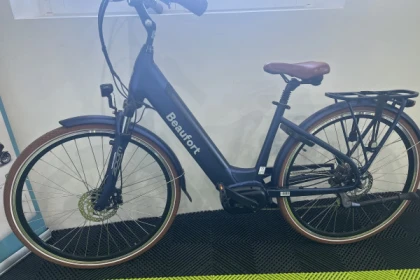 Location vélo électrique VTT et Vélo de ville Bagnols en forêt - app.name