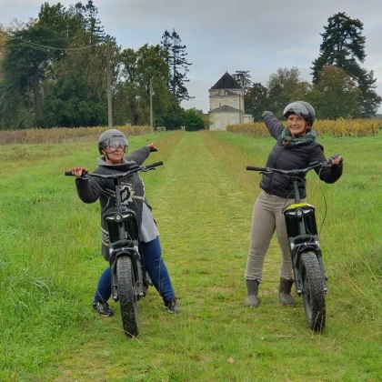 Nouveau au départ du château Haut Nouchet, offrez-vous une balade en trottinette  dans les vignobles, suivie d'une dégustation de 5 vins (2h00), avec options dégustation gourmande possible - app.name