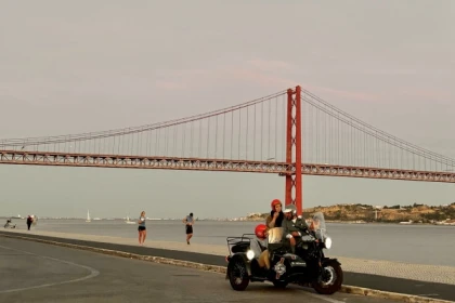 OTA | Retro Tour Lisboa | By Night | 2h00 - Bonjour Fun