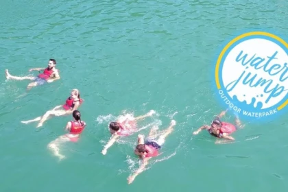 Parc aquatique -  WaterJump - dès 9 ans - app.name