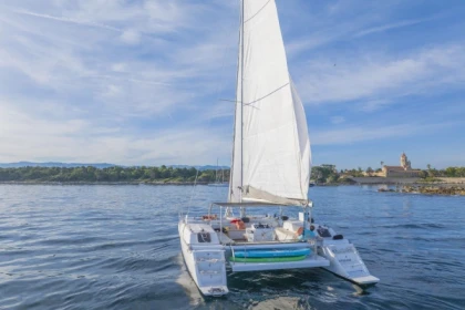 3h Catamaran privatization - Bonjour Fun