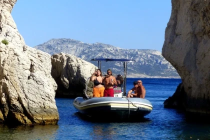 Boat privatization –Visit the calanques of Marseille - Bonjour Fun