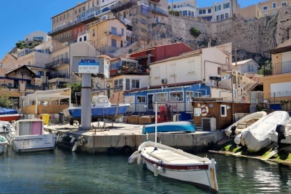 Boat privatization –Visit the calanques of Marseille - Bonjour Fun