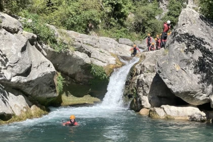 Aquatic Hike - Gorges du Loup - Bonjour Fun