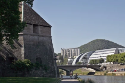 RANDONNÉE URBAINE : colline de Chaudanne - app.name