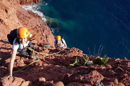 Climbing session the red rocks of Estérel - Saint-Raphaël - Bonjour Fun