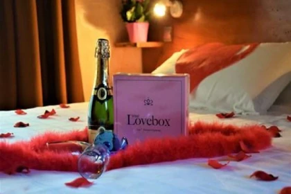 Séjour Pause coquine et champagne en amoureux - Roquebrune/Argens - app.name