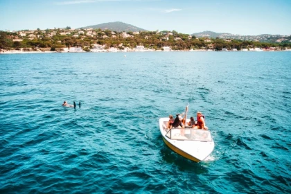 Water skiing and Wakeboarding - Bonjour Fun