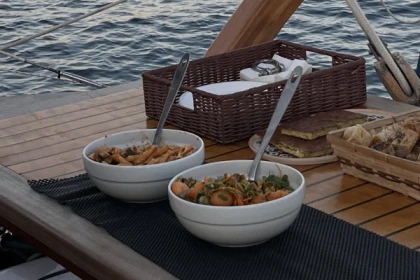 Evening sailing cruise in the Frioul's Island - Quay of Honor Town Hall - Bonjour Fun