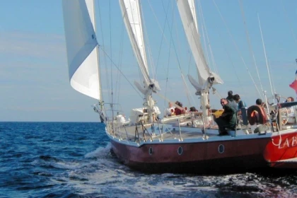 Full-day sailboat outing - La Brigante - Bonjour Fun