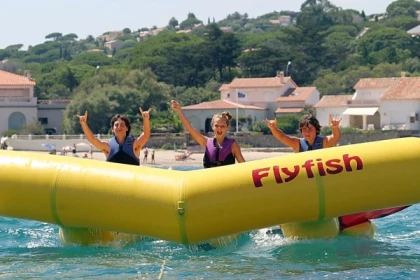  Towed buoy ride - Bonjour Fun