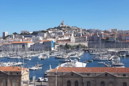 Visite de Marseille en Van (jusqu'à 8 personnes) - app.name