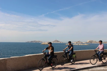 Visite des calanques en vélo électrique et Guide Virtuel - app.name