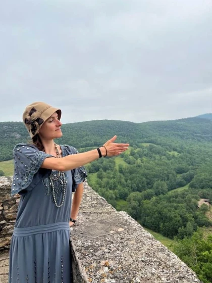 Visite guidée de Puycelsi : la promenade de mademoiselle Augustine - app.name