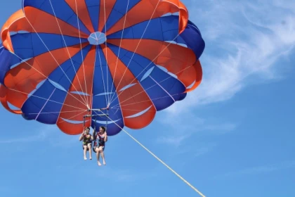 Parasailing - Bonjour Fun