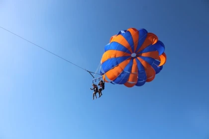 Parasailing - Bonjour Fun