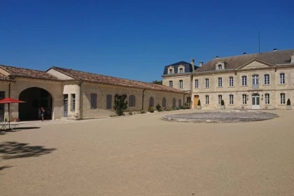 Saint-Emilion & Pomerol Wine Tour from Bordeaux - Bonjour Fun