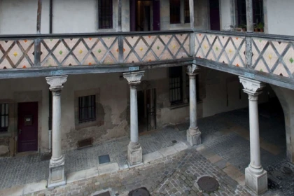 Besançon au XVIIIe,  le renouveau d'une ville française - app.name