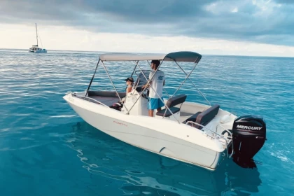 Boat rental Jaguar S E | Up to 6 people | No license - Bonjour Fun