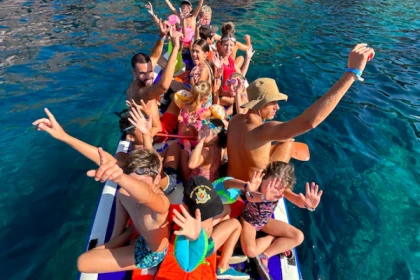 EXCURSION CALANQUES - offre jeunesse - Bonjour Fun