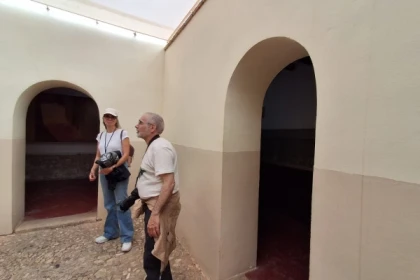 Guided tour of the Alcazaba in English - Bonjour Fun