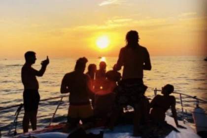 Private Sunset Boat Tour with Aperitif - Bonjour Fun