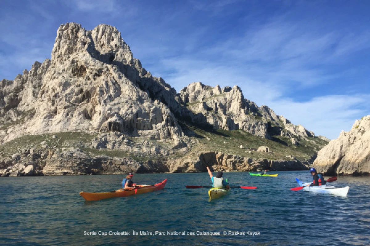 1/2 Day: Cap Croisette, Calanques and islands - Bonjour Fun