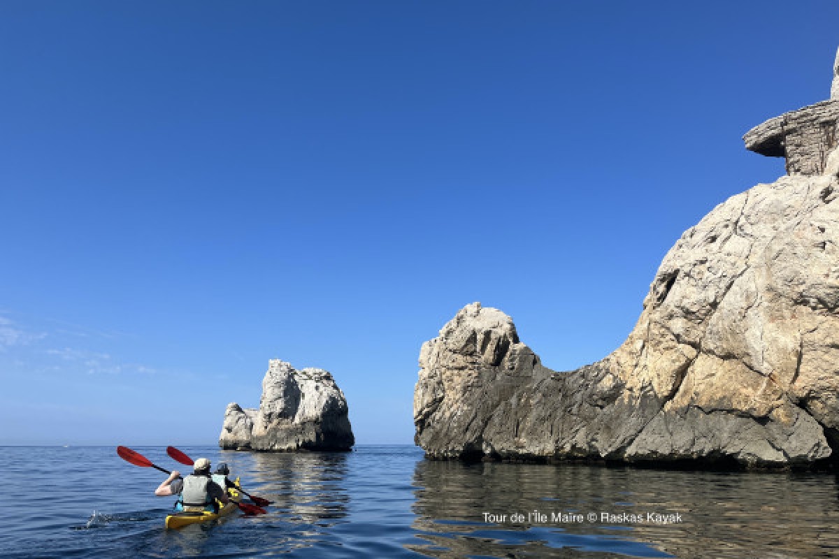 1/2 Day: Cap Croisette, Calanques and islands - Bonjour Fun